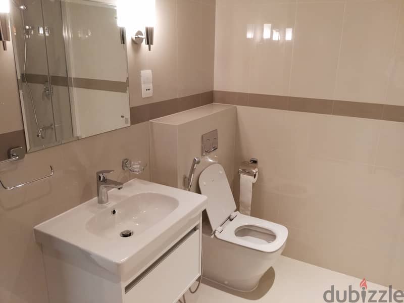 Marina View 2 Bedroom Apartment in Al Mouj 15