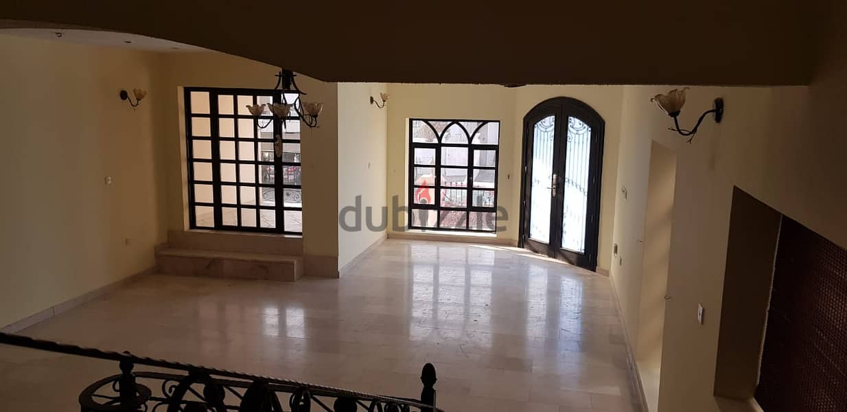 A luxurious and family villa in Al Khuwair  فيلا راقية وعائلية بالخوير 3