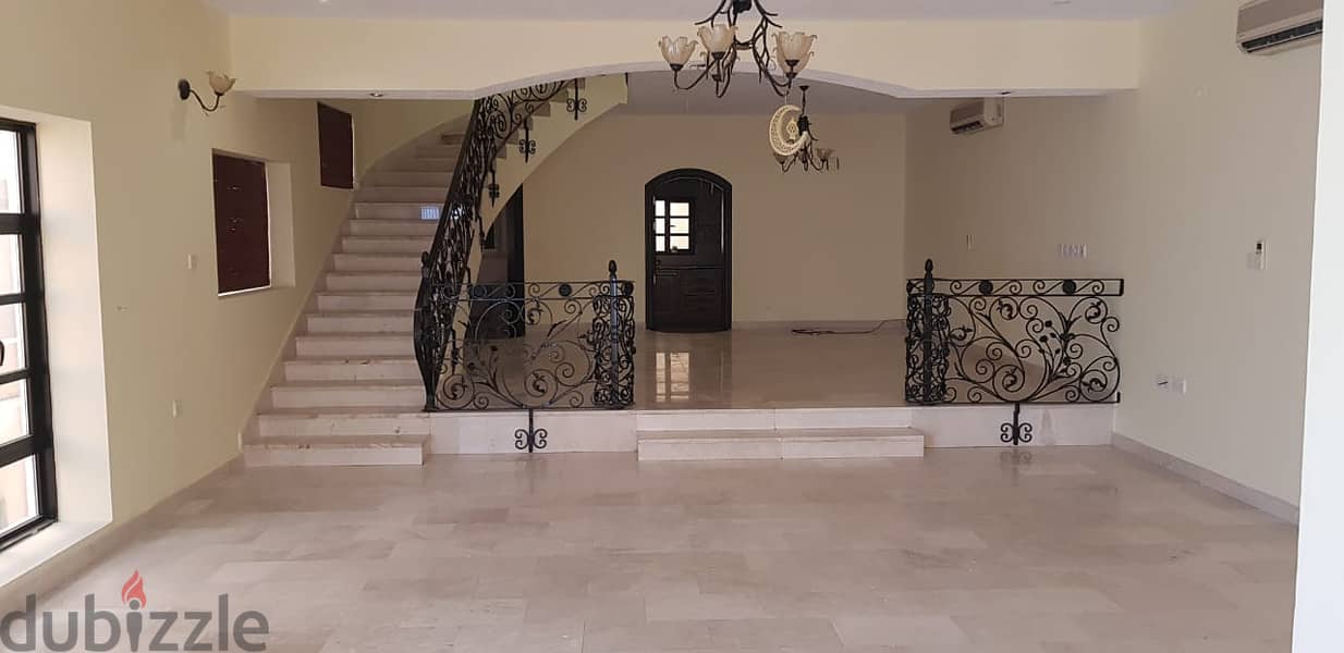 A luxurious and family villa in Al Khuwair  فيلا راقية وعائلية بالخوير 10