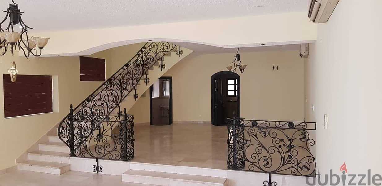 A luxurious and family villa in Al Khuwair  فيلا راقية وعائلية بالخوير 14