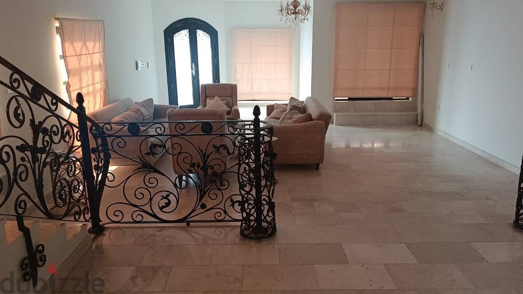 A luxurious and family villa in Al Khuwair  فيلا راقية وعائلية بالخوير 16