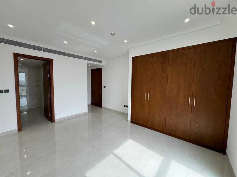 2 BR Excellent Apartment in Al Mouj with Amenities 10