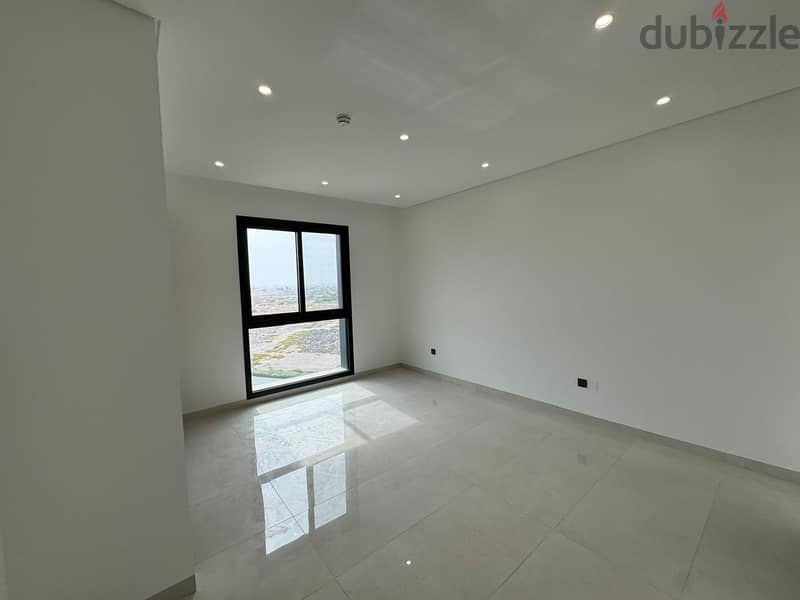 2 BR Excellent Apartment in Al Mouj with Amenities 12