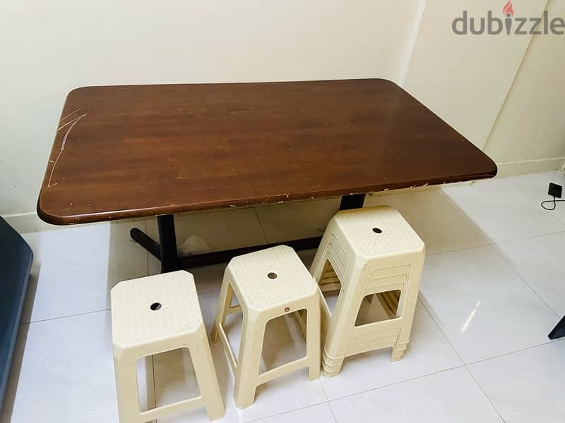 Table & 6 stools 1