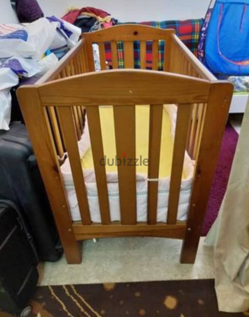 Baby crib with mattress 2