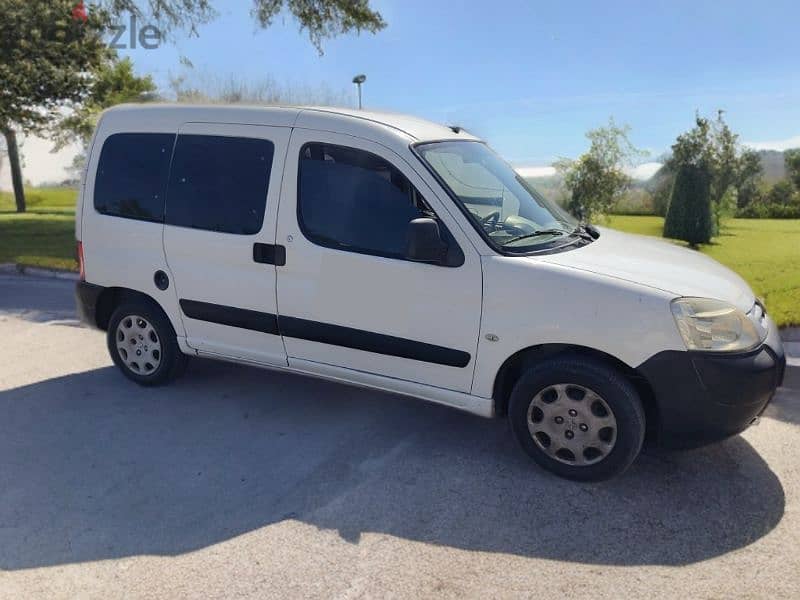 Peugeot Partner Van 2013 1