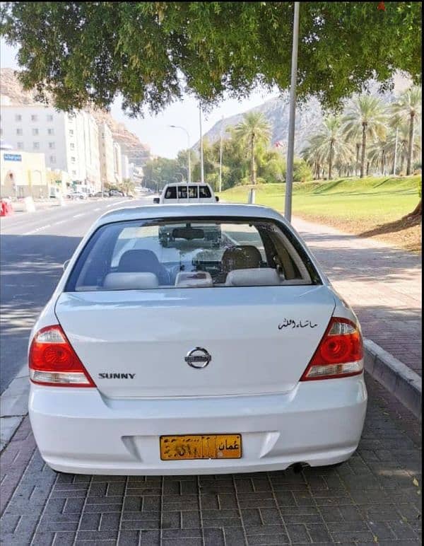 Nissan Sunny 2011 1