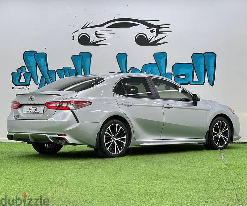 Toyota Camry 2018 SE 3