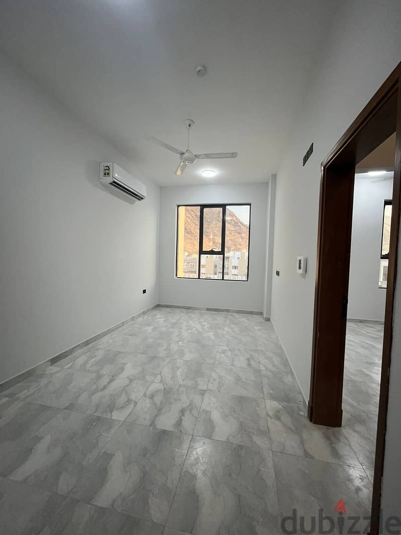 شقة راقية في بوشر جانب الشارع السريع Luxury apartment in Bousher next 8