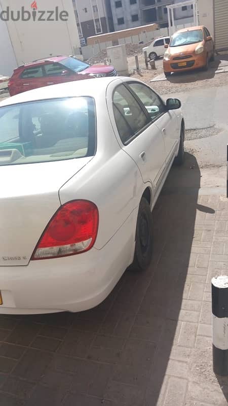 Nissan Sunny 2010 6