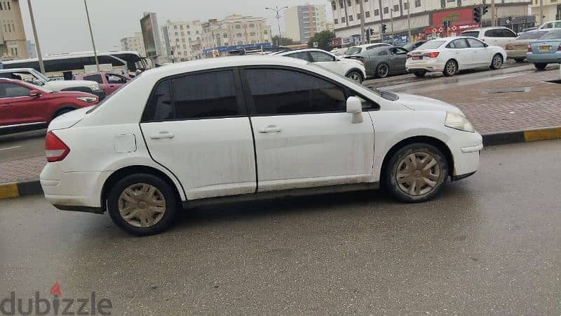 Nissan Tiida 2011 9