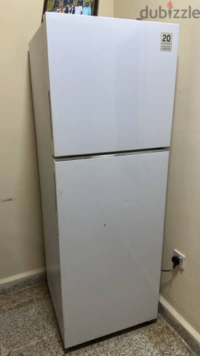 Samsung Refrigerator Model No : RT41CG5000WW