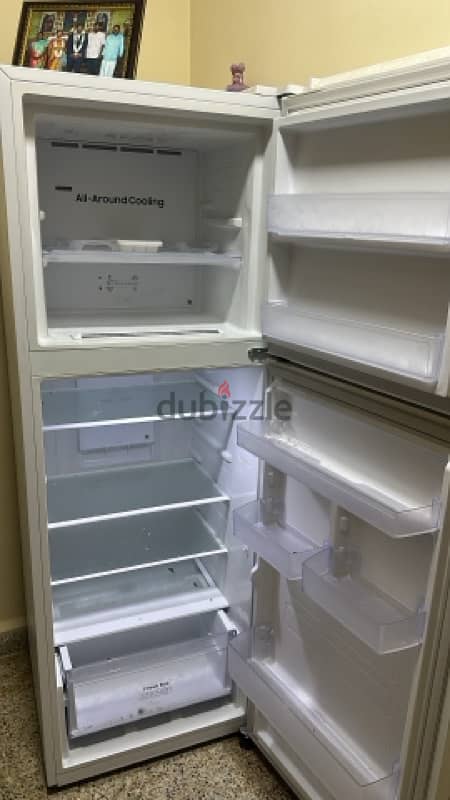 Samsung Refrigerator Model No : RT41CG5000WW 1