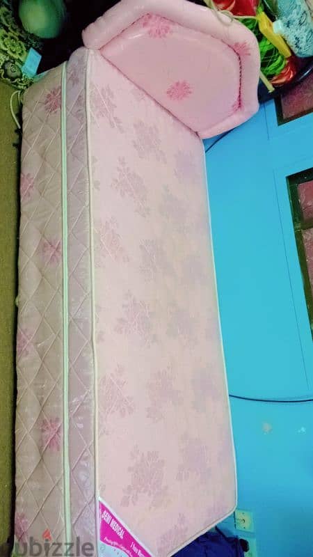 single bed with matters in good conditions 1