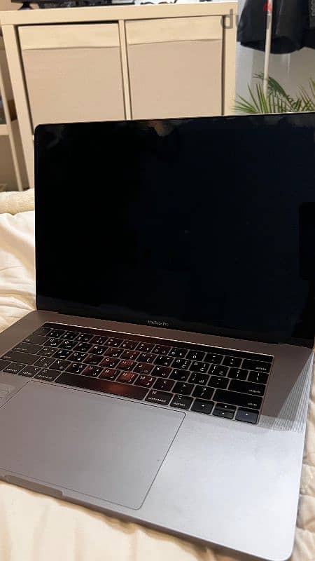 للبيع لابتوب MacBook Pro 0