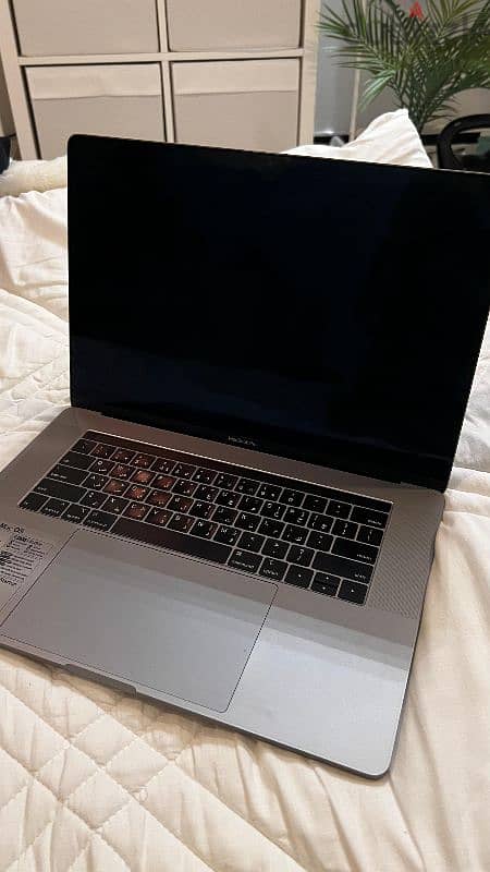 للبيع لابتوب MacBook Pro 7