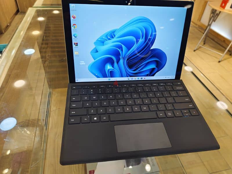 Microsoft surface 4, i5, 6th gen, 4/128 1