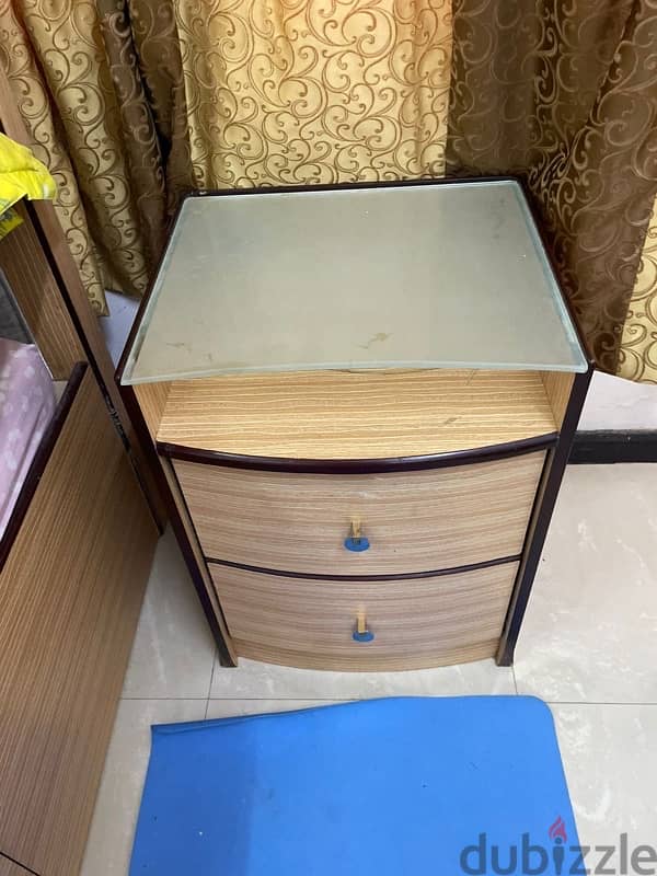 Furniture available in Al khuwair 1