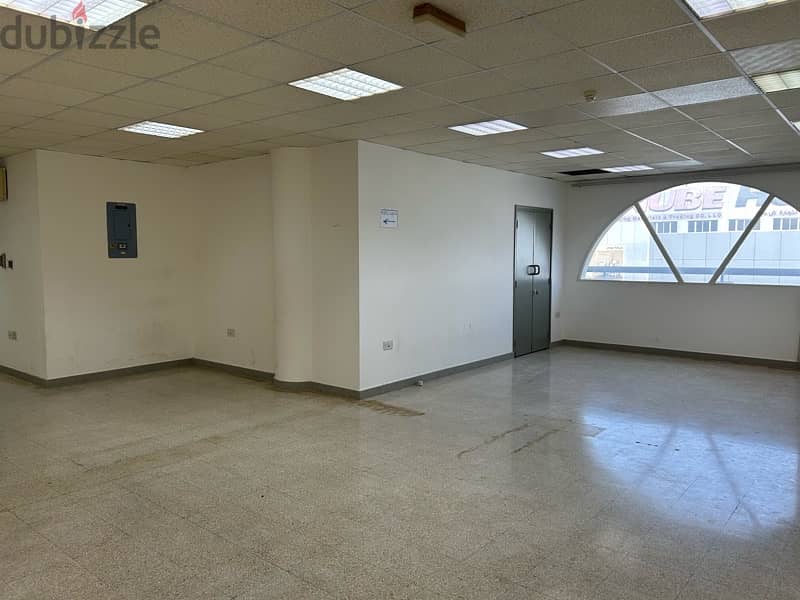 Office space for rent in Al Khuwair 4