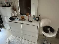 dressing table with chair 0