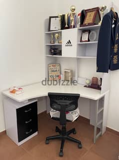 Study table 0