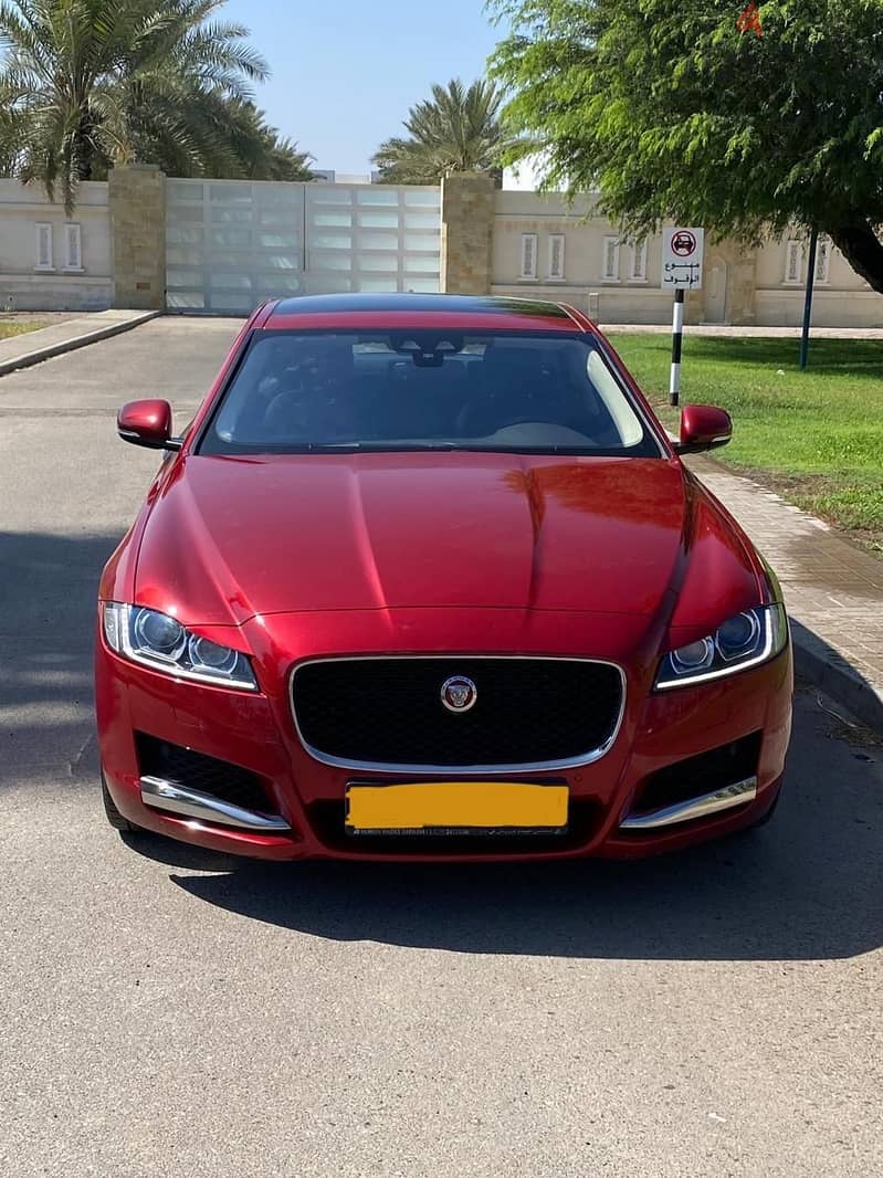 2015 Jaguar XF 3.0 V6 – Like New, Low Mileage! 1