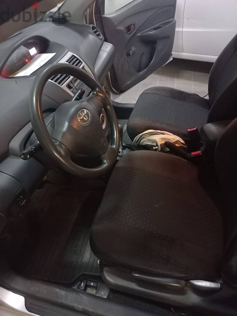 Toyota Yaris 2011 Automatic 0