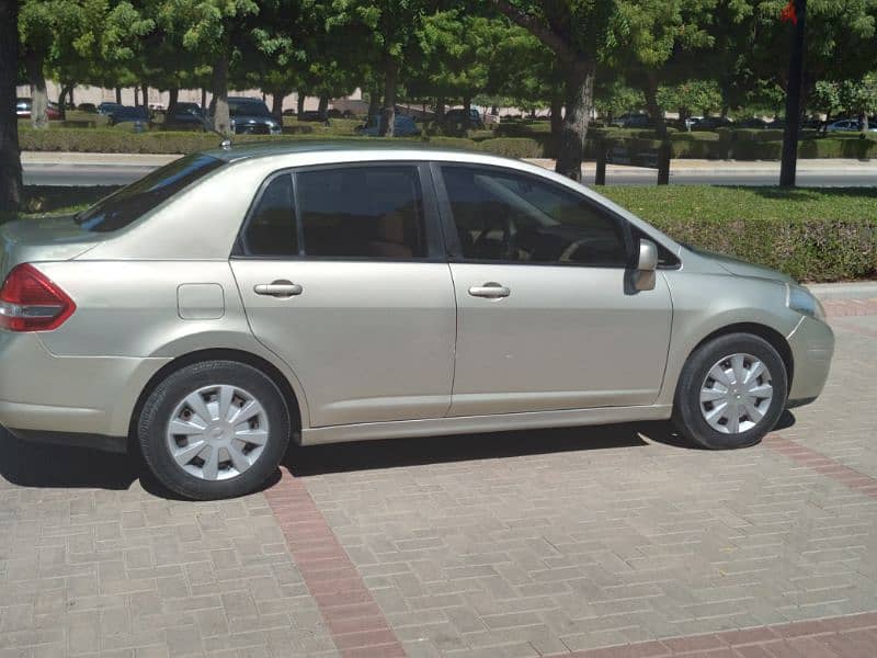 Nissan Tiida 2011 1