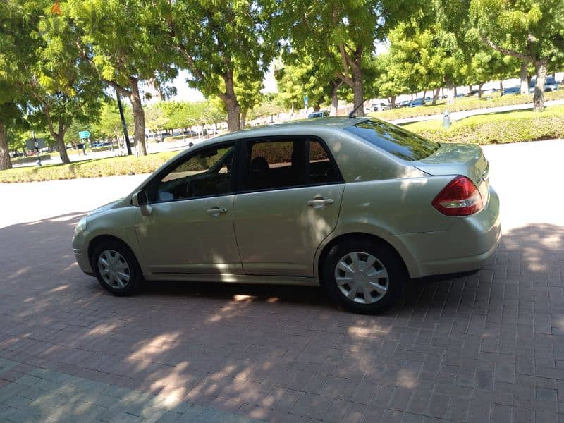 Nissan Tiida 2011 7