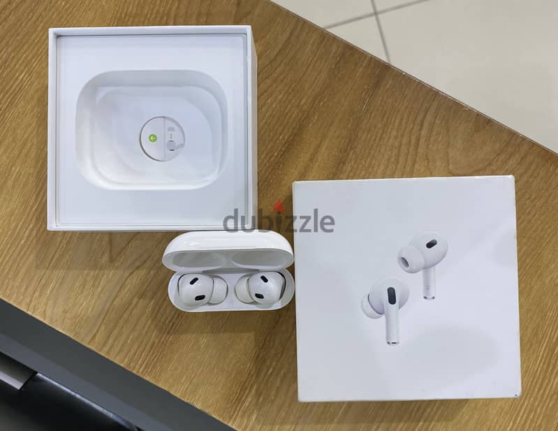 Apple AirPods Pro (2nd generation) with MagSafe Charging Case (USB-C) 1