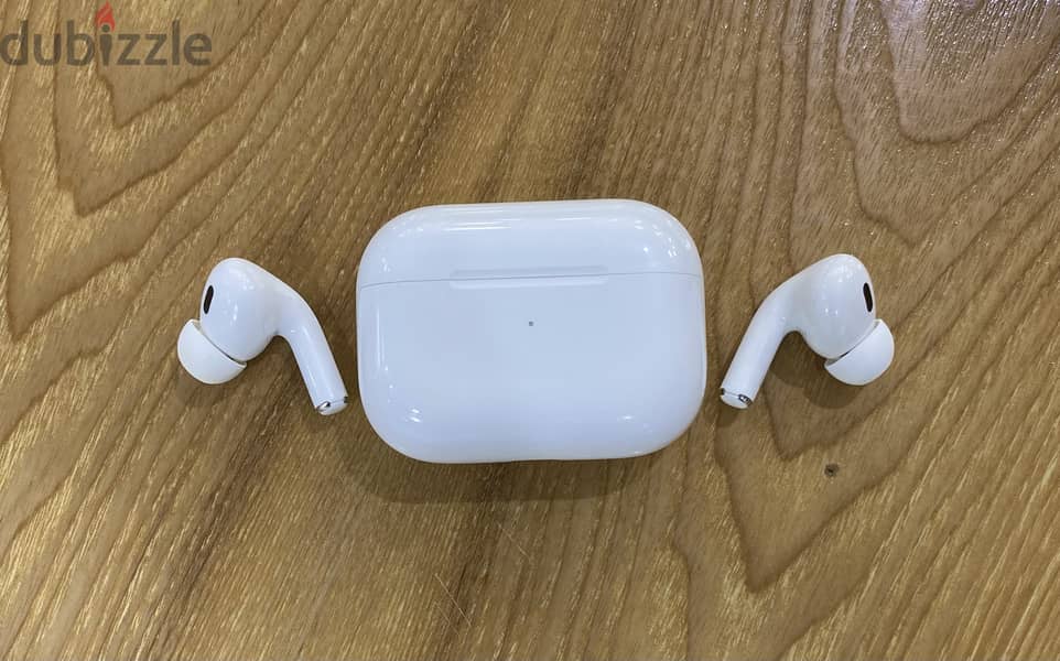 Apple AirPods Pro (2nd generation) with MagSafe Charging Case (USB-C) 2