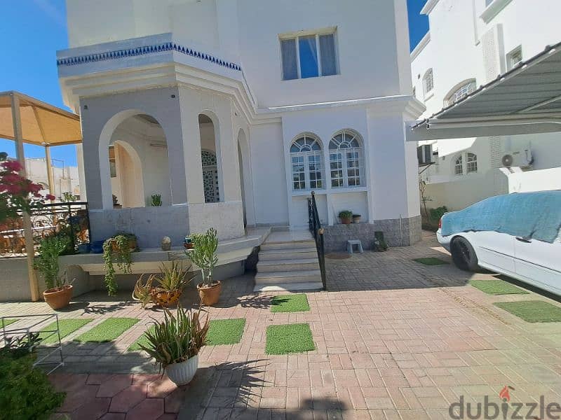 Nice house near souq Al khoud 3 levels 10