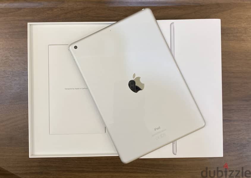 Apple iPad 8th Gen 10.2-inch 128GB, Wi-Fi Looks New Condition 3