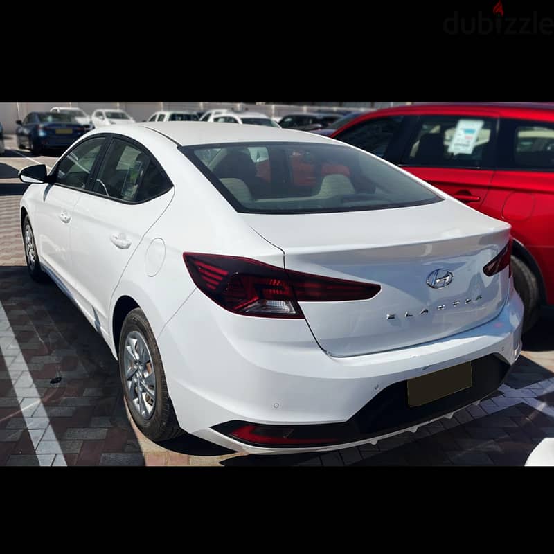 Hyundai Elantra 2020 White GCC Oman Car 3