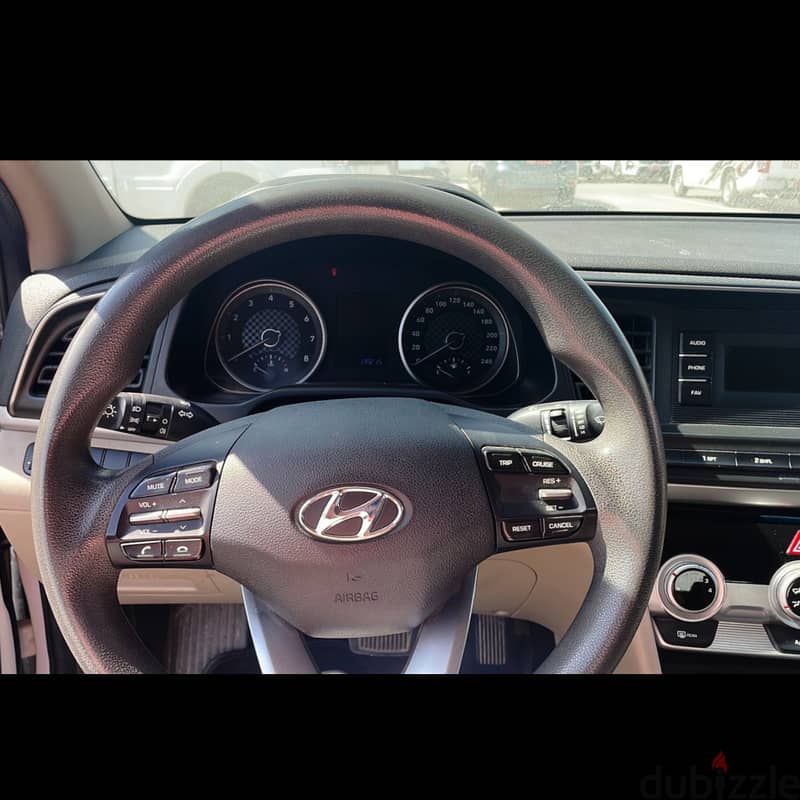 Hyundai Elantra 2020 White GCC Oman Car 5