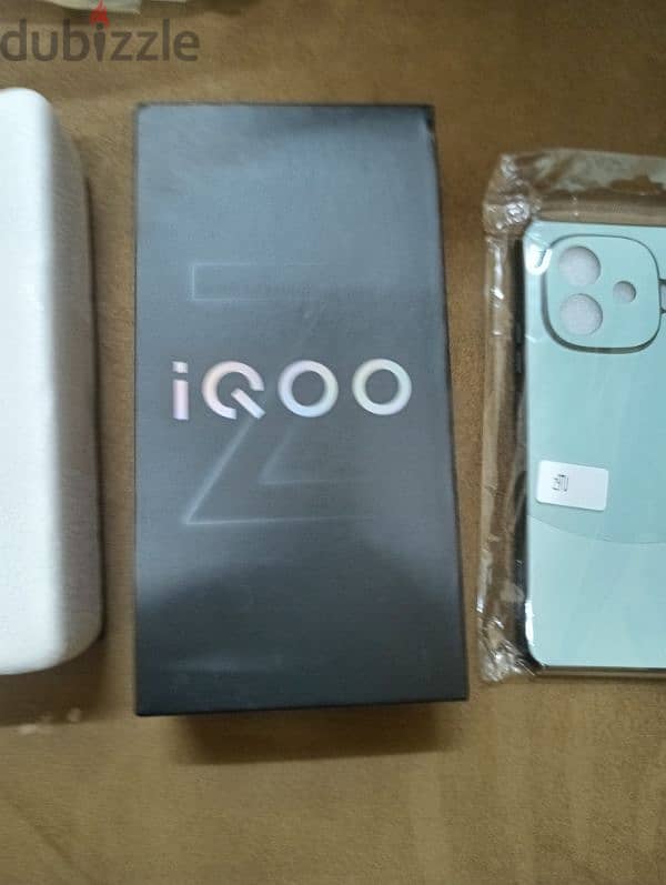 vivo iqoo z9 5g /new box/96176979 2