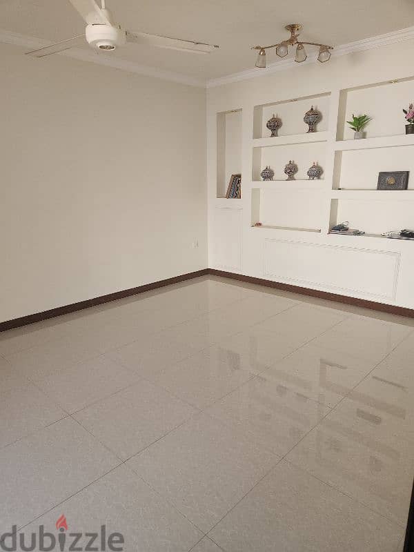 villa for rent in Al Khoud Souq 17