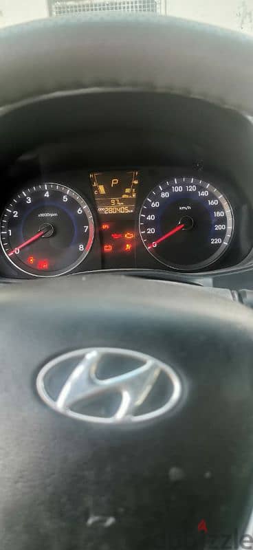 Hyundai Accent 2012 5