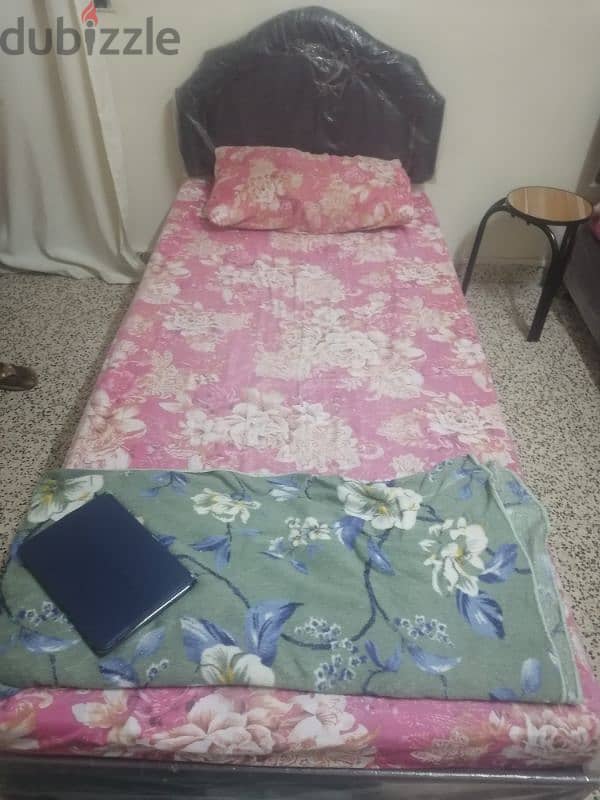 a room with 4 beds for rent غرفه بها 4 سراير للإيجار 2