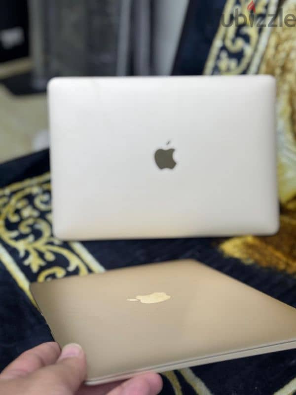 MacBook air m3 Gold colour 5