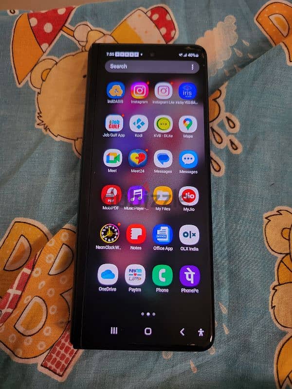 Samsung galaxy fold z3/256 GB 80  OMR 3