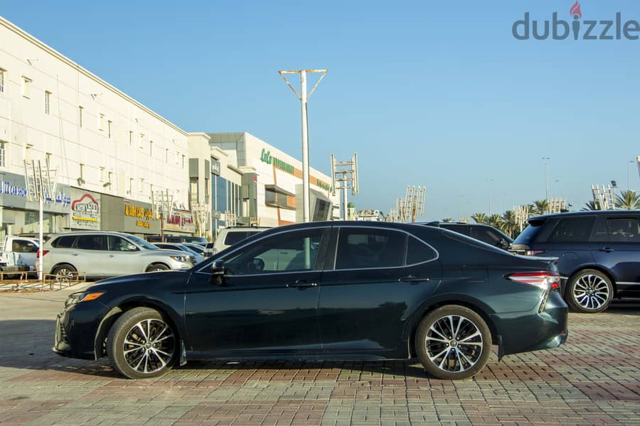 Toyota Camry 2019 SE, very clean, 8