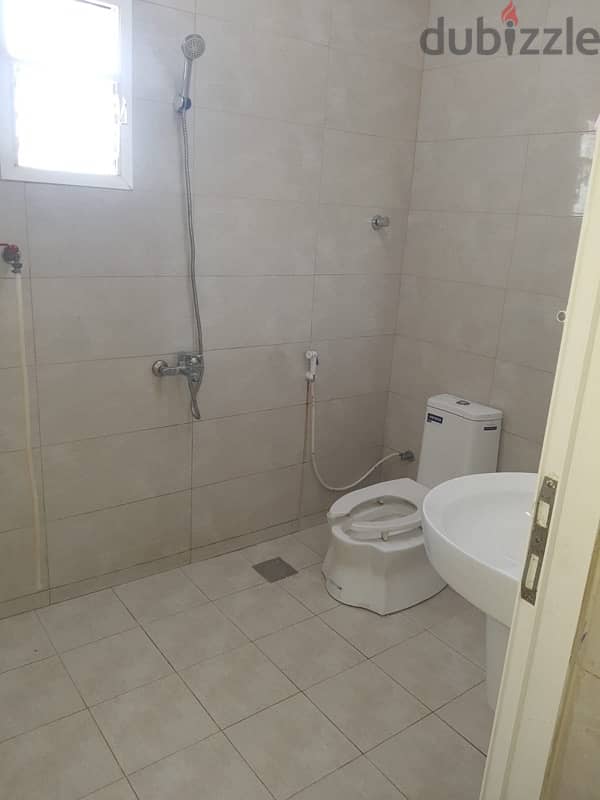 الشقة لإيجار شهري في السيب الشرادي Flat for rent in Seeb Al Shardi 9