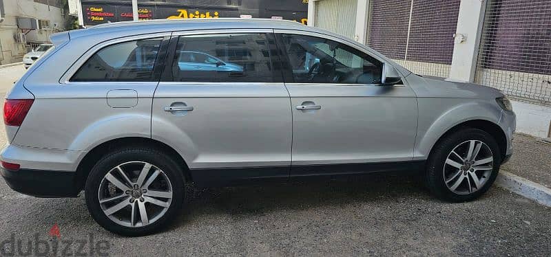 Audi Q7 2012 1