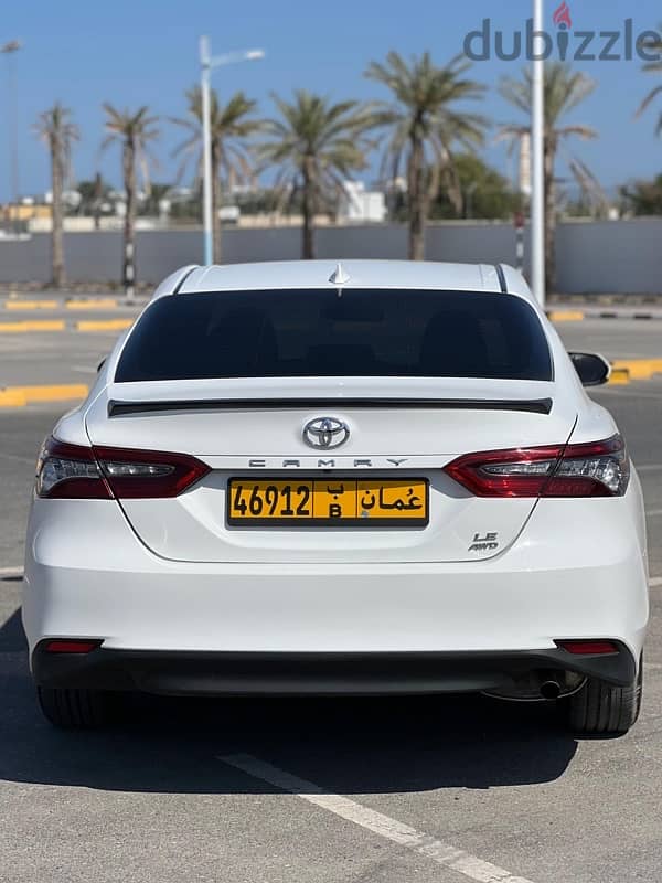 Toyota Camry LE 2021 4