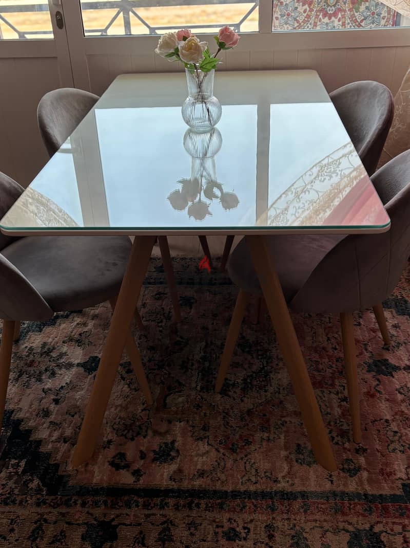 Dining table for sale 0