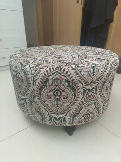 table/ottoman