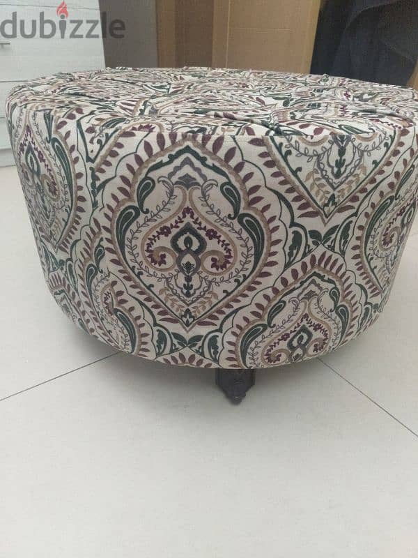 table/ottoman 2