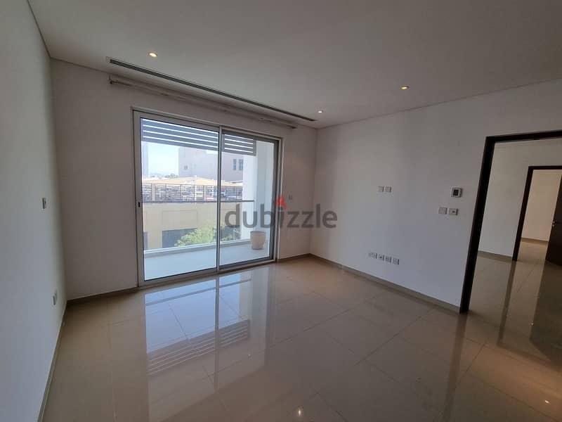 2 Bedroom Apartment for sale Al Mouj 6