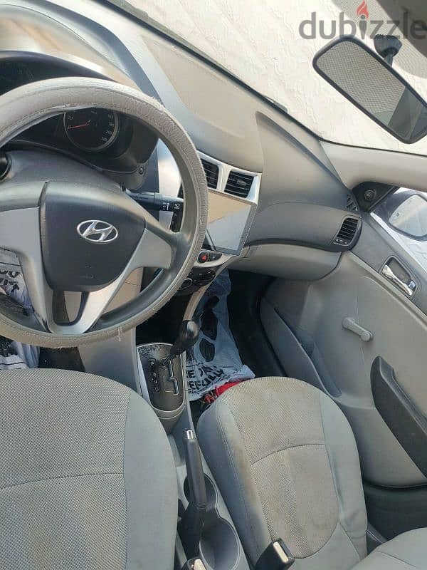 Hyundai Accent 2012 1